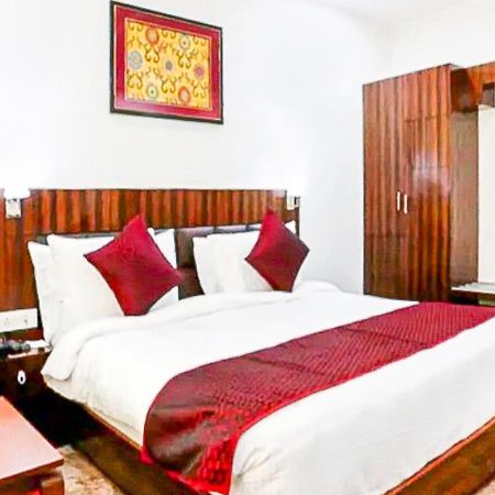 Delux Plaza By WB Inn Agra  Exterior foto